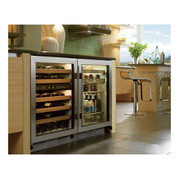 Sub-Zero 24" Built-in Undercounter Beverage Center, Stainless Steel | UC24BGSTH