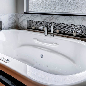 Sleek, Seamless Bath Update