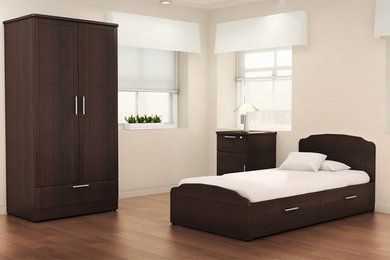 Bedroom - mid-sized traditional bedroom idea in Toronto