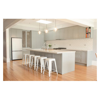 Hamptons Style Kitchen | Blue Tea Kitchens - Country - Kitchen ...