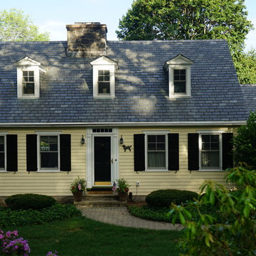 Alside Pelican Bay, Adobe Cream, Cape Cod Cedar Shake Siding. North Haven CT.