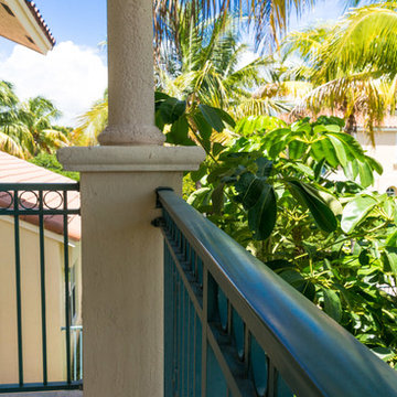 939 Hollywood Condo
