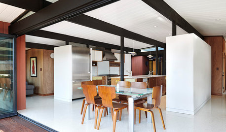 Houzz Tour: Remodel Honors Original Eichler Architecture