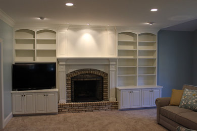 Elegant home design photo in Chicago