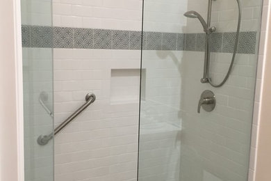 Example of a trendy bathroom design in Los Angeles