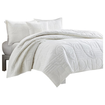 Five Queens Court Bradley Coverlet, White, King/Cal King