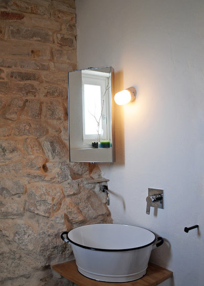 Средиземноморский Ванная комната by Enrico Cassanelli