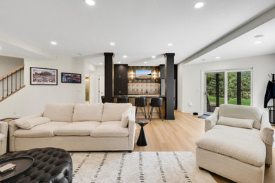 Inspiration for a contemporary basement remodel in Minneapolis