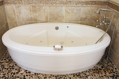 Bathroom - contemporary bathroom idea in Charleston