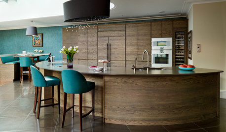 12 Kitchens That Work With Curves