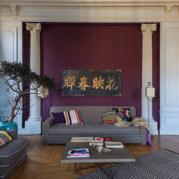 Le salon de réception d'un bel appartement haussmnanien converti en bureau