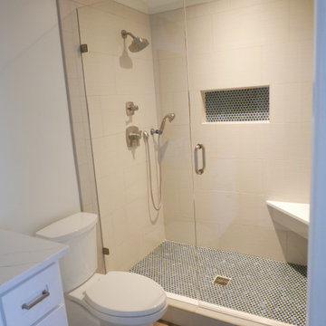 Labarret En-Suite Bathroom
