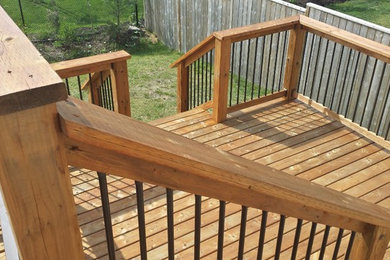 Inspiration for a modern deck remodel in Toronto