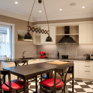 Apartment with Parisian Flavour