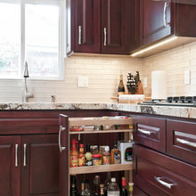 Kitchen cabinet