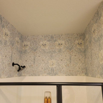 Bathroom wallpaper installation Oregon City, OR
