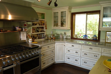 Cottage kitchen photo in Seattle