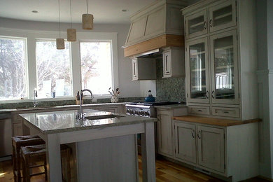 Elegant kitchen photo in Charlotte