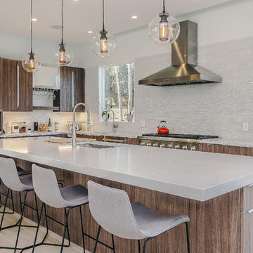 Modern Kitchen in Piper door style with Kona finish