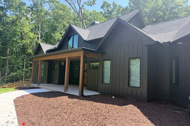 Example of a mountain style exterior home design in Atlanta