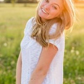 Laura Houver's photo