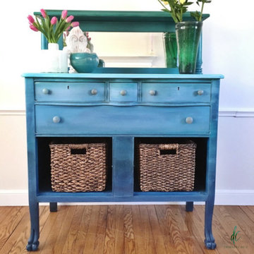 Ombre Blue Hutch