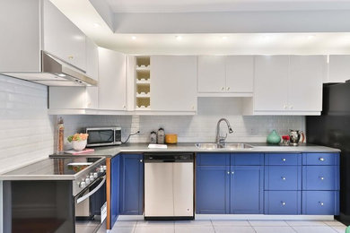 Inspiration for a contemporary kitchen remodel in Los Angeles