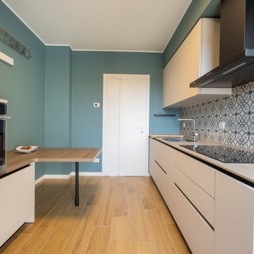 casa color ottanio e fiori mq 115