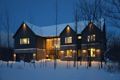 Inspiration for a contemporary exterior home remodel in Toronto