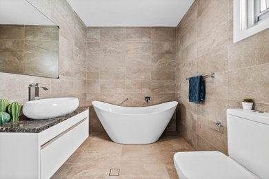 Photo of a contemporary bathroom in Sydney.