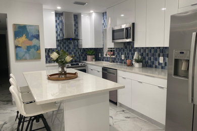 Kitchen photo in Tampa