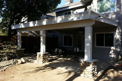 Minimalist patio photo in Other