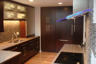 Example of a minimalist kitchen design in Cleveland