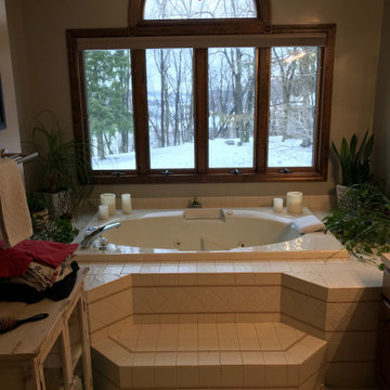 Traditional Style Master Bathroom with Stand Alone Soaking Tub