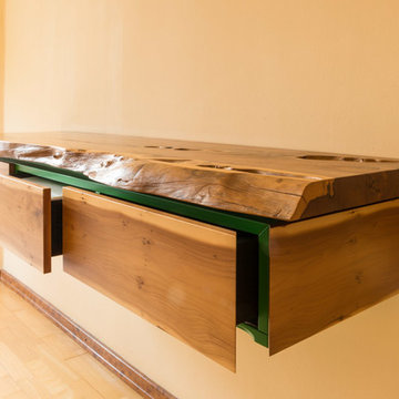 Sideboard mit massiver Bohle