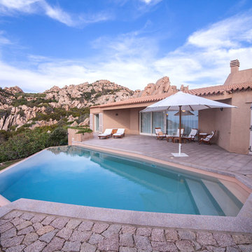 Villa R