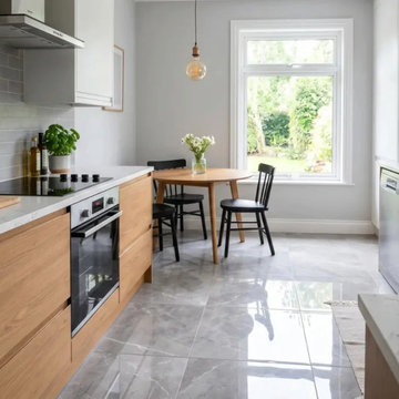 Small Kitchen Tiles: Size, Finish, and Layout Strategies for Optical Expansion