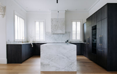 See How a Luxe Finish Elevated an Entertainer’s Kitchen