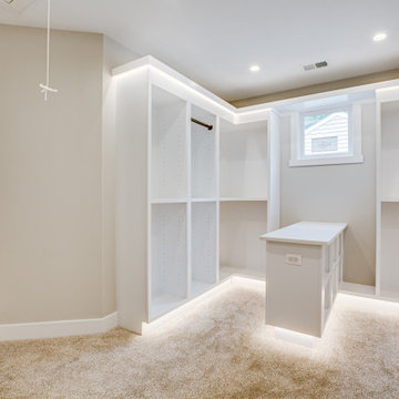 Unique Features & Closets