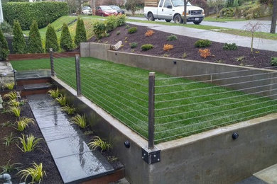 Inspiration for a contemporary landscaping in Seattle.