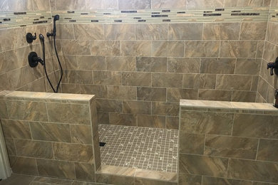 Bathroom - mid-sized traditional master bathroom idea in Dallas