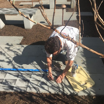 Bluestone Garden Paver : Carving on site: The Process