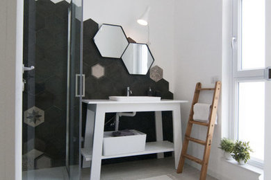 This is an example of a contemporary powder room in Milan.