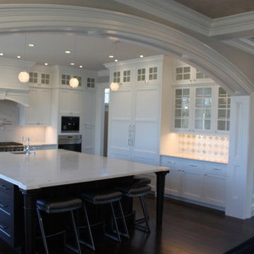 Traditional/Transitional kitchen