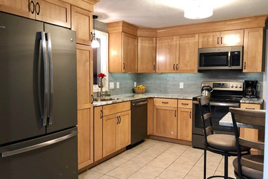 Example of a classic kitchen design in Boston