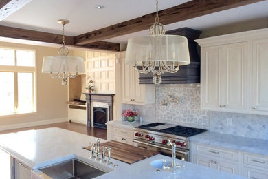 Example of a trendy kitchen design in Miami
