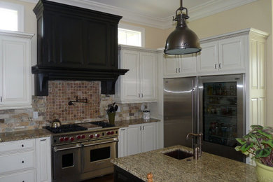 Inspiration for a timeless kitchen remodel in Charleston