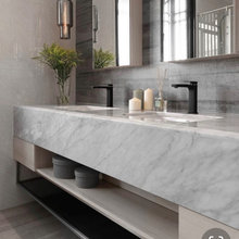 Bathroom (Master Bedroom)