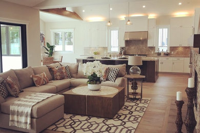 Example of a cottage living room design in Los Angeles