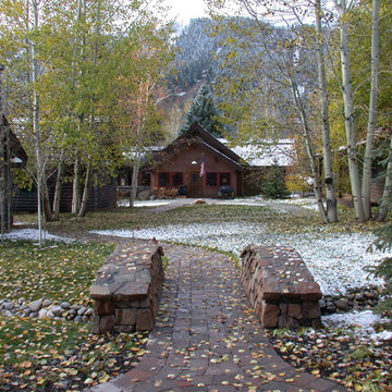 Mountain Valley Residence
